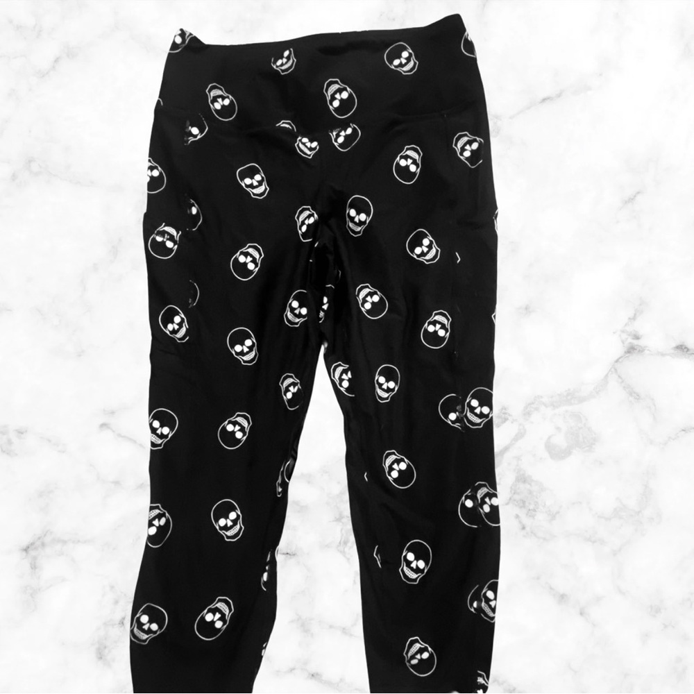 Torrid Black & White Skull Print Pocket Leggings